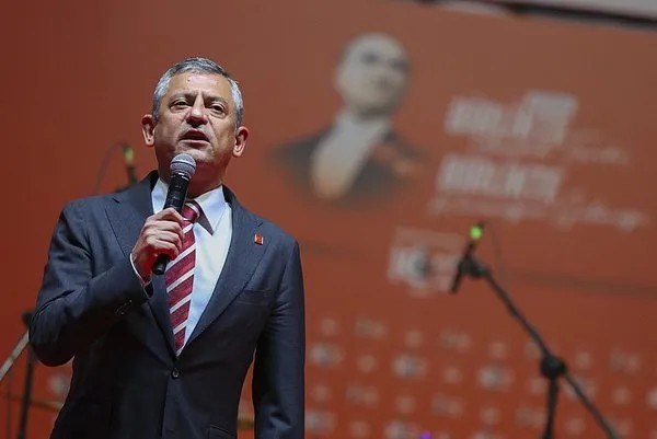 Özgür Özel'in karnesi kırıklarla dolu! Fişlemeler, ihraçlar, linç kampanyaları...